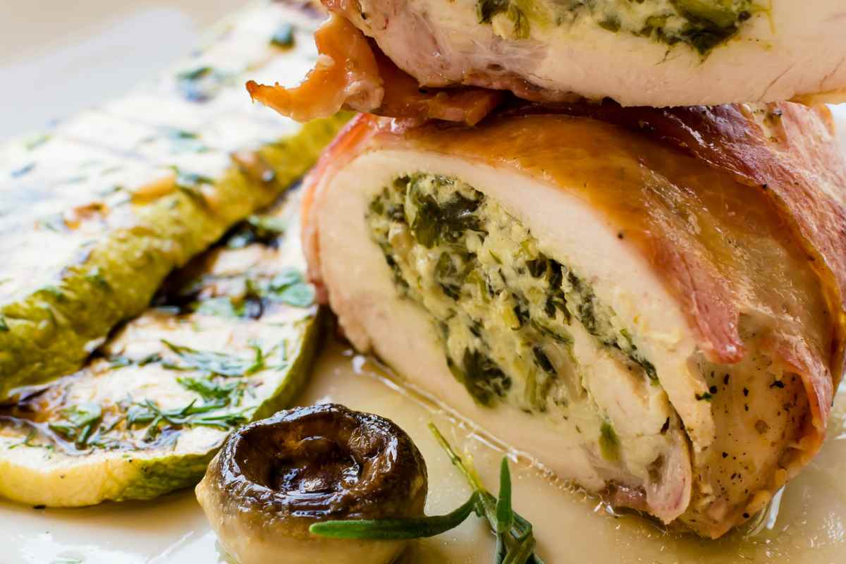 rotolo di tacchino ripieno con salvia